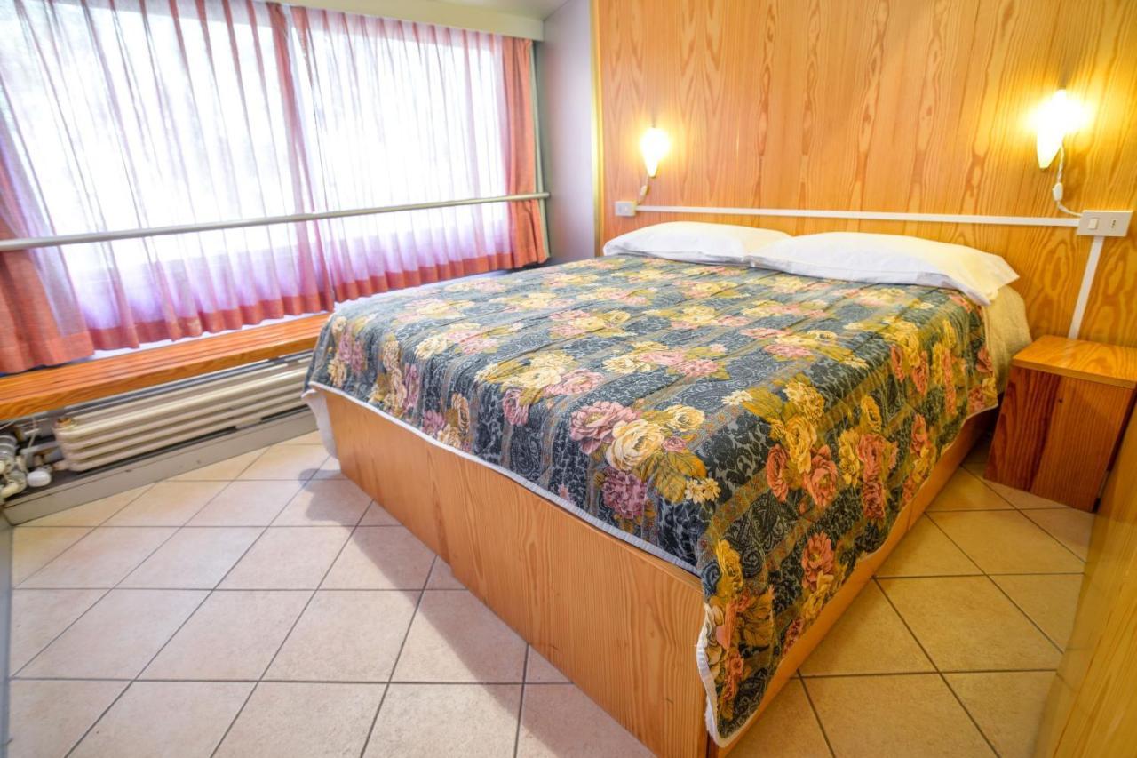 Res. Sole Alto Appartamenti Solandra Медзана Екстериор снимка