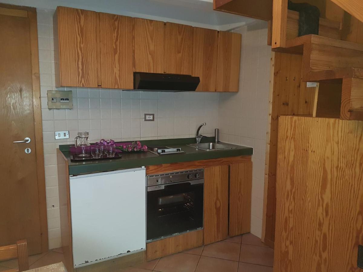 Res. Sole Alto Appartamenti Solandra Медзана Екстериор снимка