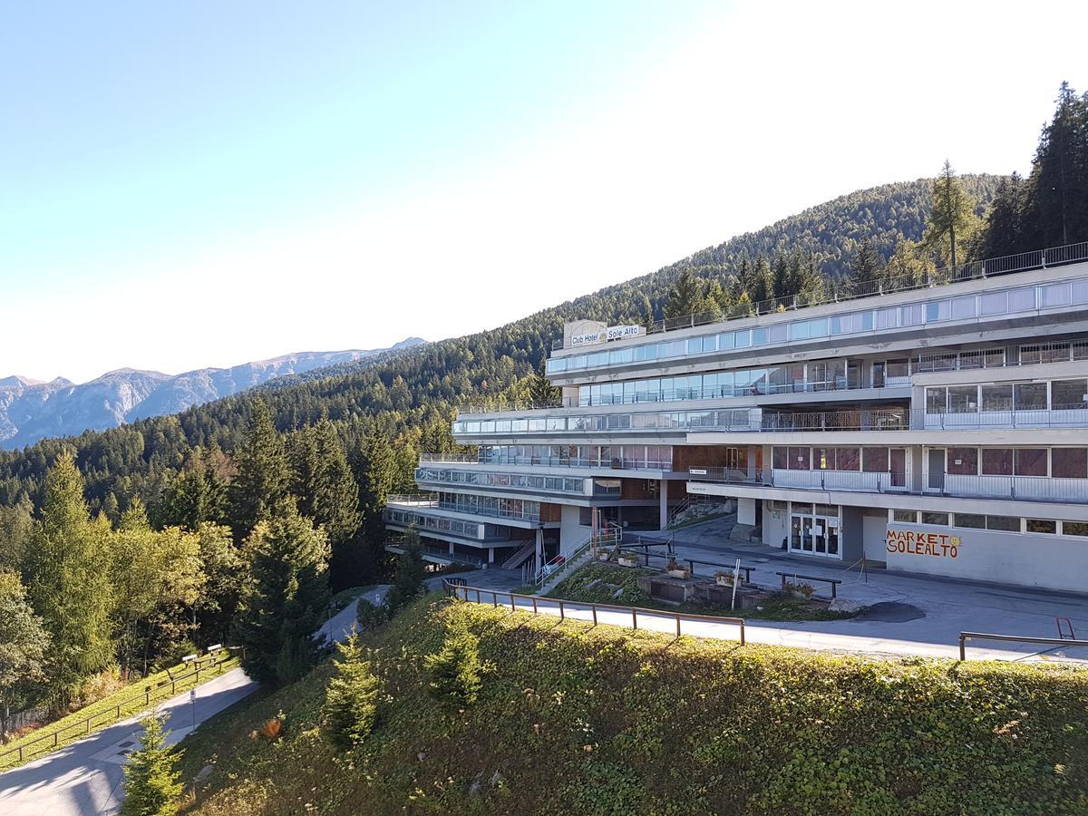 Res. Sole Alto Appartamenti Solandra Медзана Екстериор снимка